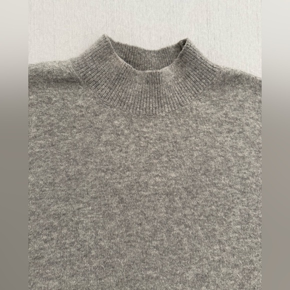 & Other Stories Light Gray Knit Sweater - Picture 4 of 8